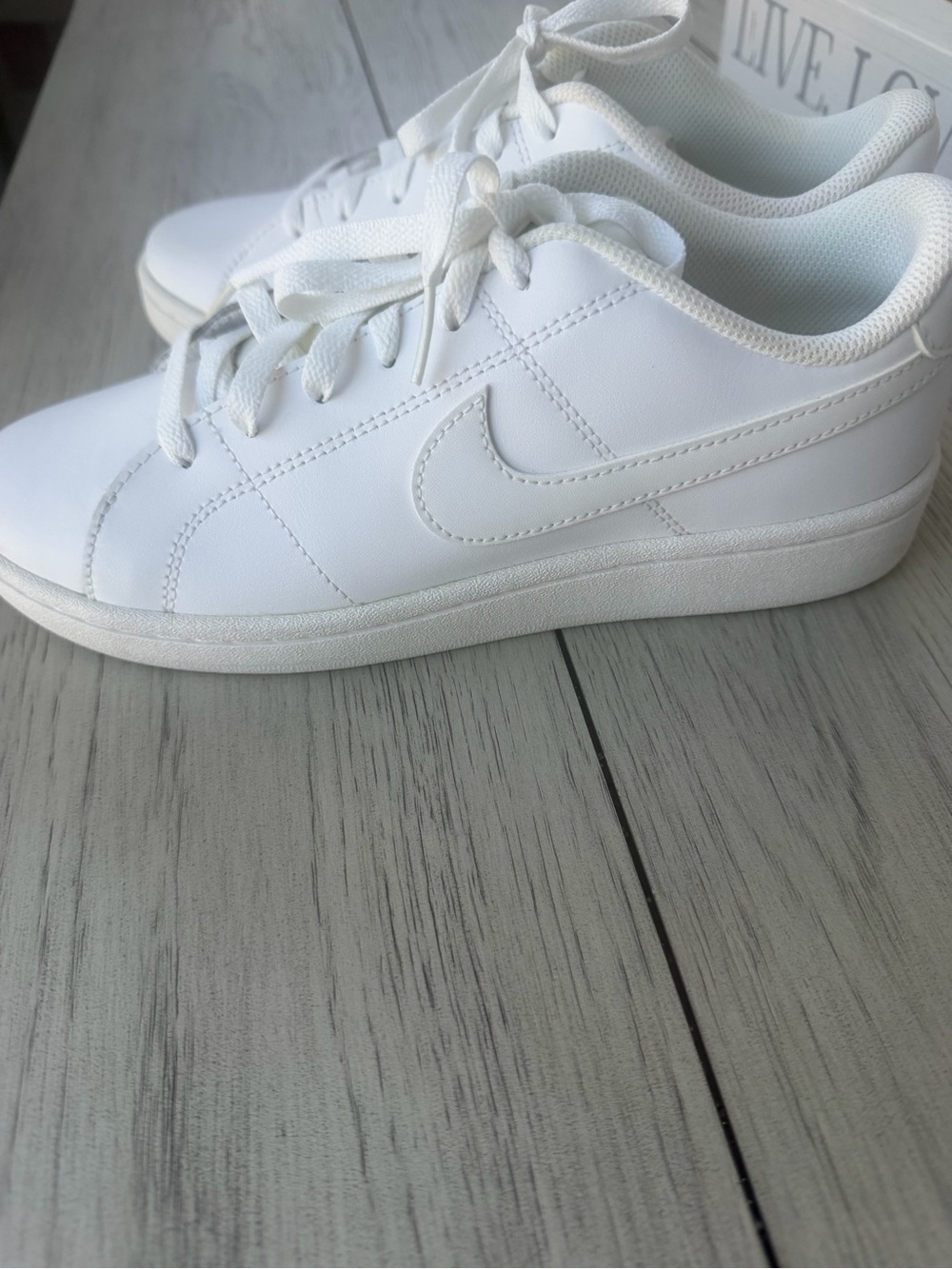 Nike Court Royale 2 Low Premium Triple White Sneakers Size 8.5 EUC - Picture 5 of 9
